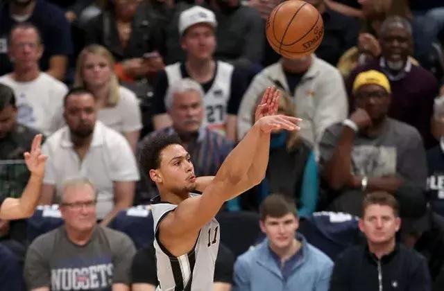  申京组织串联出色，火箭客场击败马刺收获关键胜利