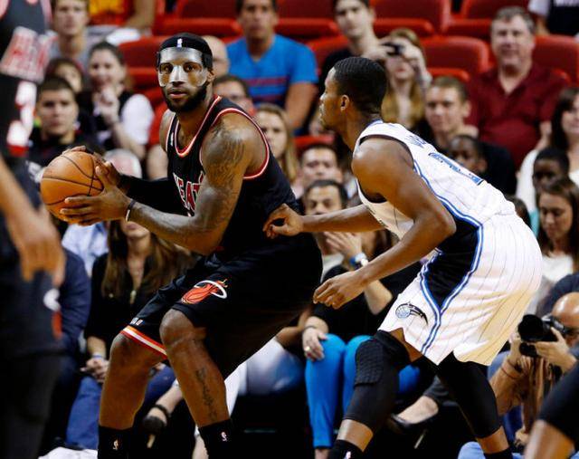  阿德巴约两双热火主场轻取魔术获三连胜