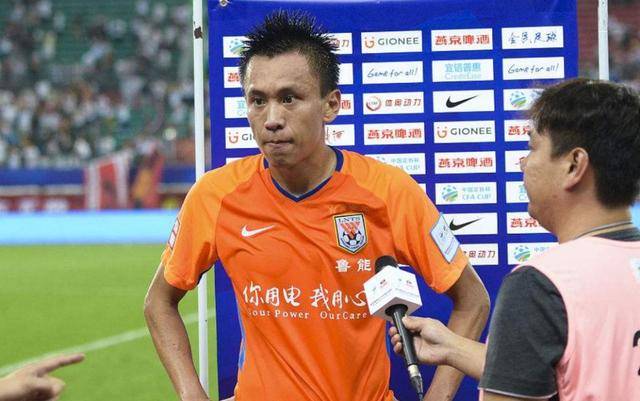  那不勒斯边路突破犀利，成为球队制胜法宝