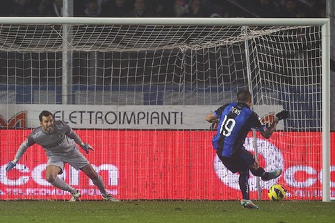  亚特兰大高空轰炸奏效，头球接力破门锁定胜局